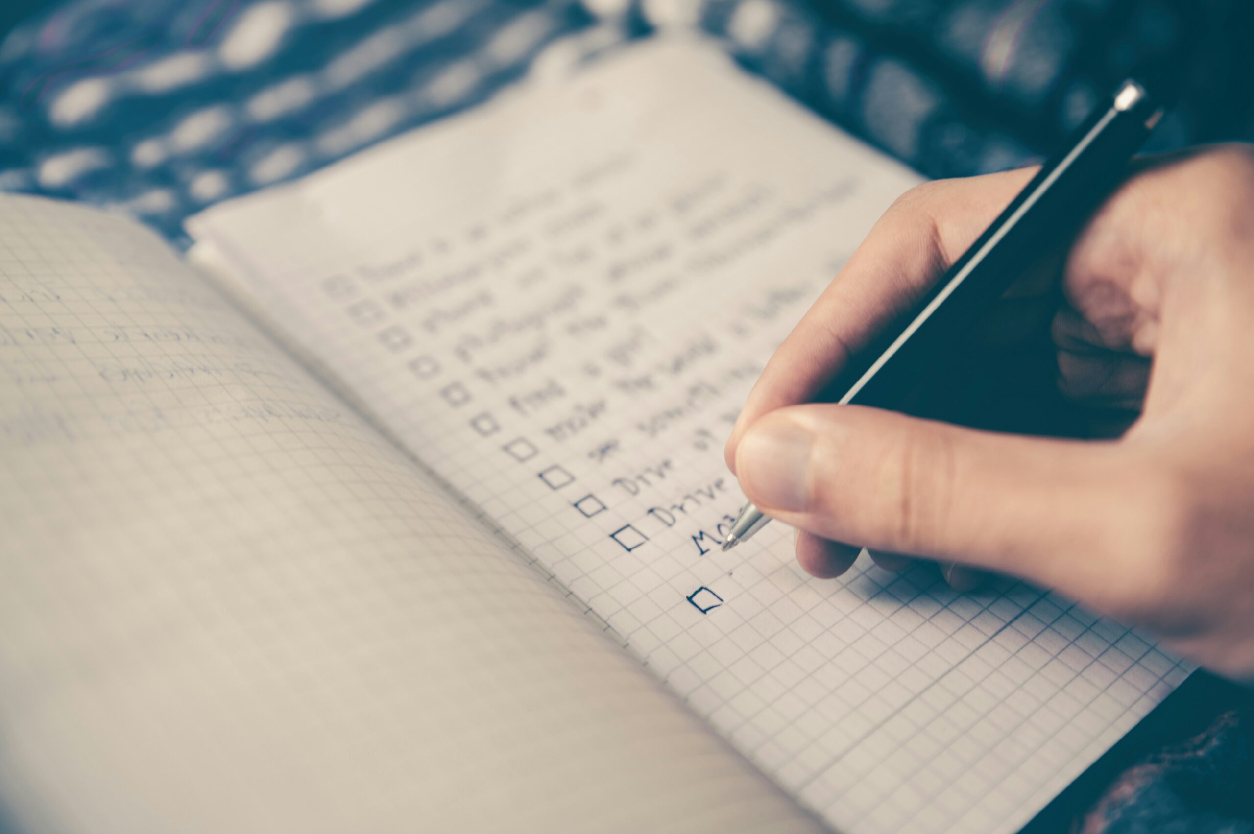 Flowchart illustrating steps to create a buffer day plan