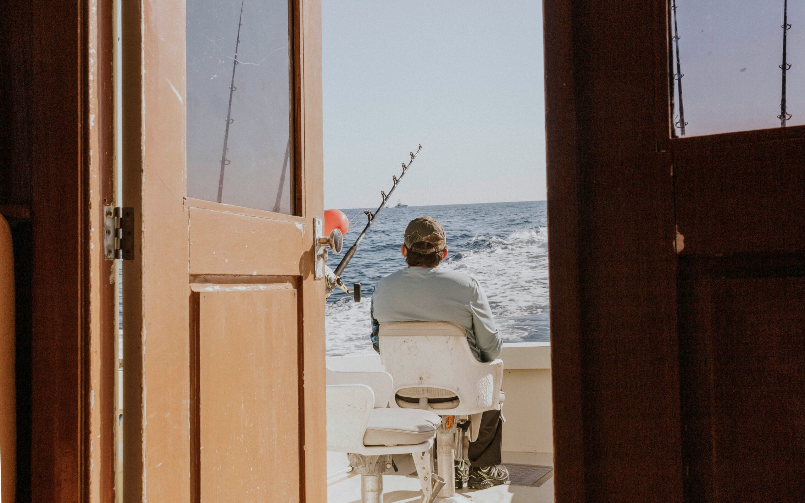 Traveler relaxing at a beach cafe during a buffer day