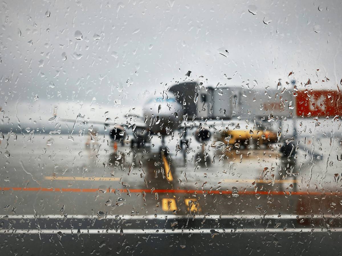 Infographic showing step-by-step weather delay claim process