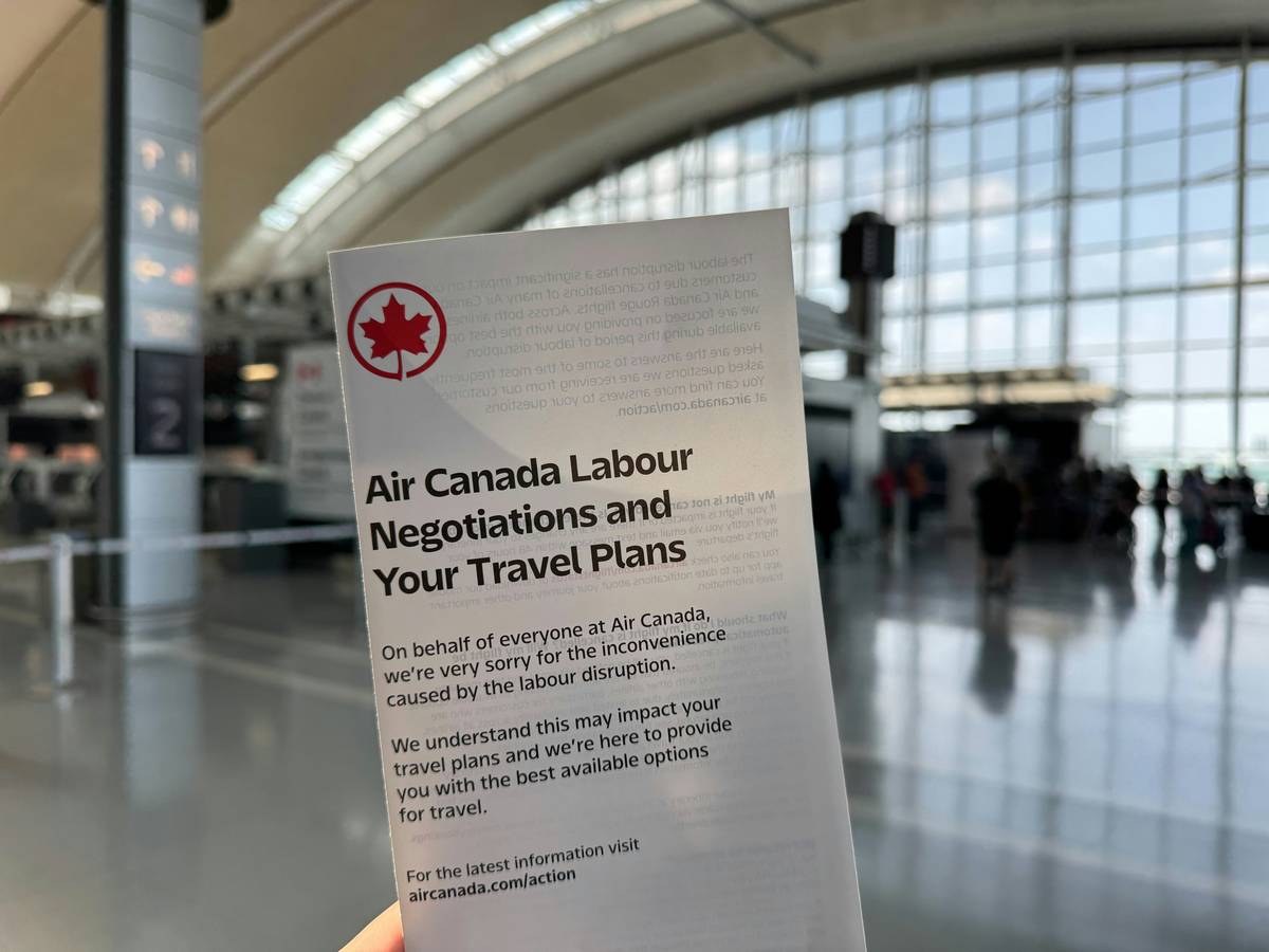 Infographic showing travel delay statistics, including average wait times and costs.
