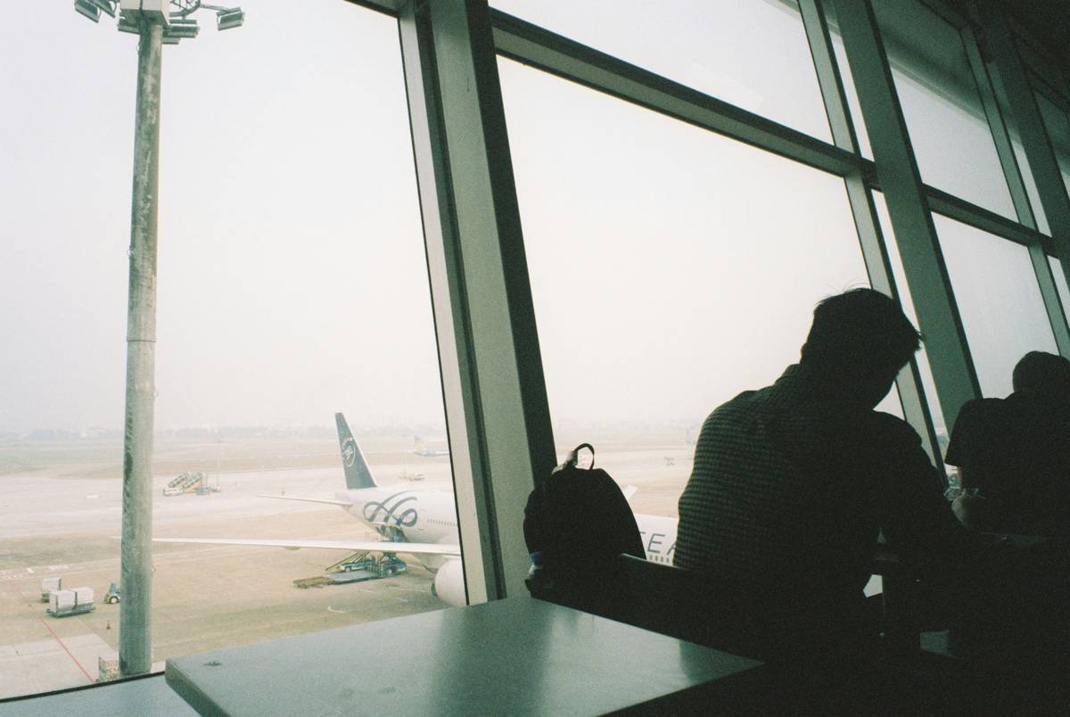 Infographic showing benefits of weather disruption protection, including expense reimbursement for delays